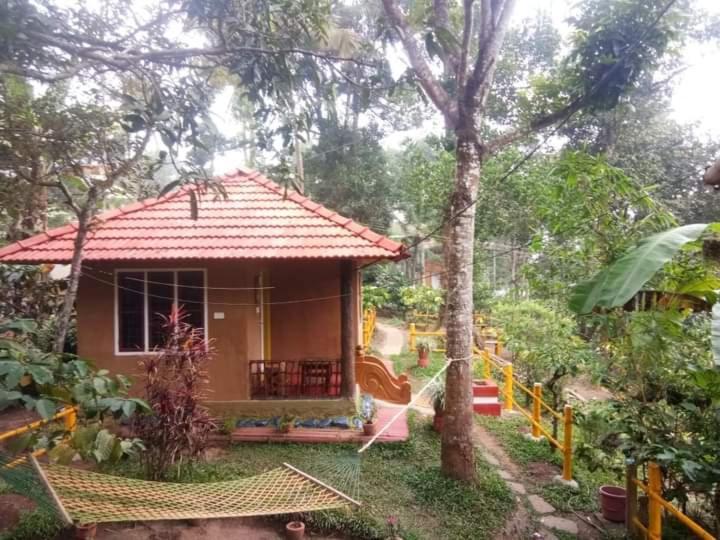 Kalidasa Tree House And Villa, Wayanad Chegat Bilik gambar